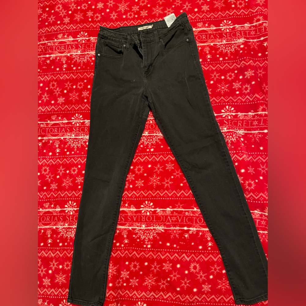 Levi’s black skinny jeans